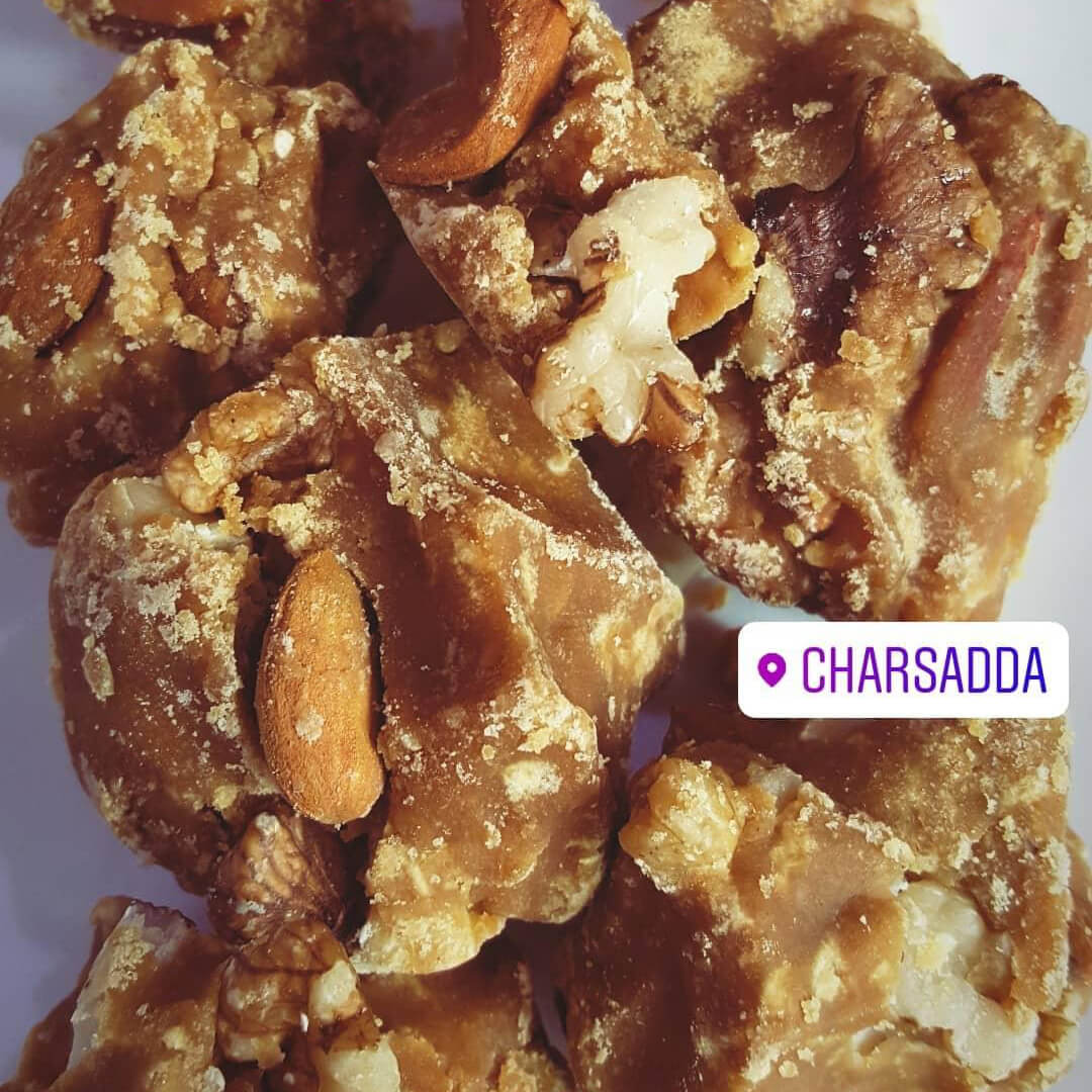 ORGANIC GUR WITH NUTS ( Mewa Wala Gur) چارسدہ کا خالص دیسی گُڑ
